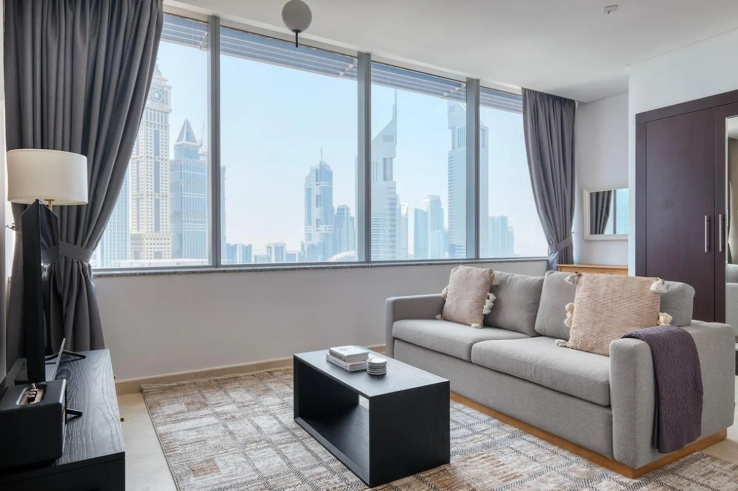 Blueground Difc Roof Swimming Gym Security Dxb-1531 Apartment Dubai