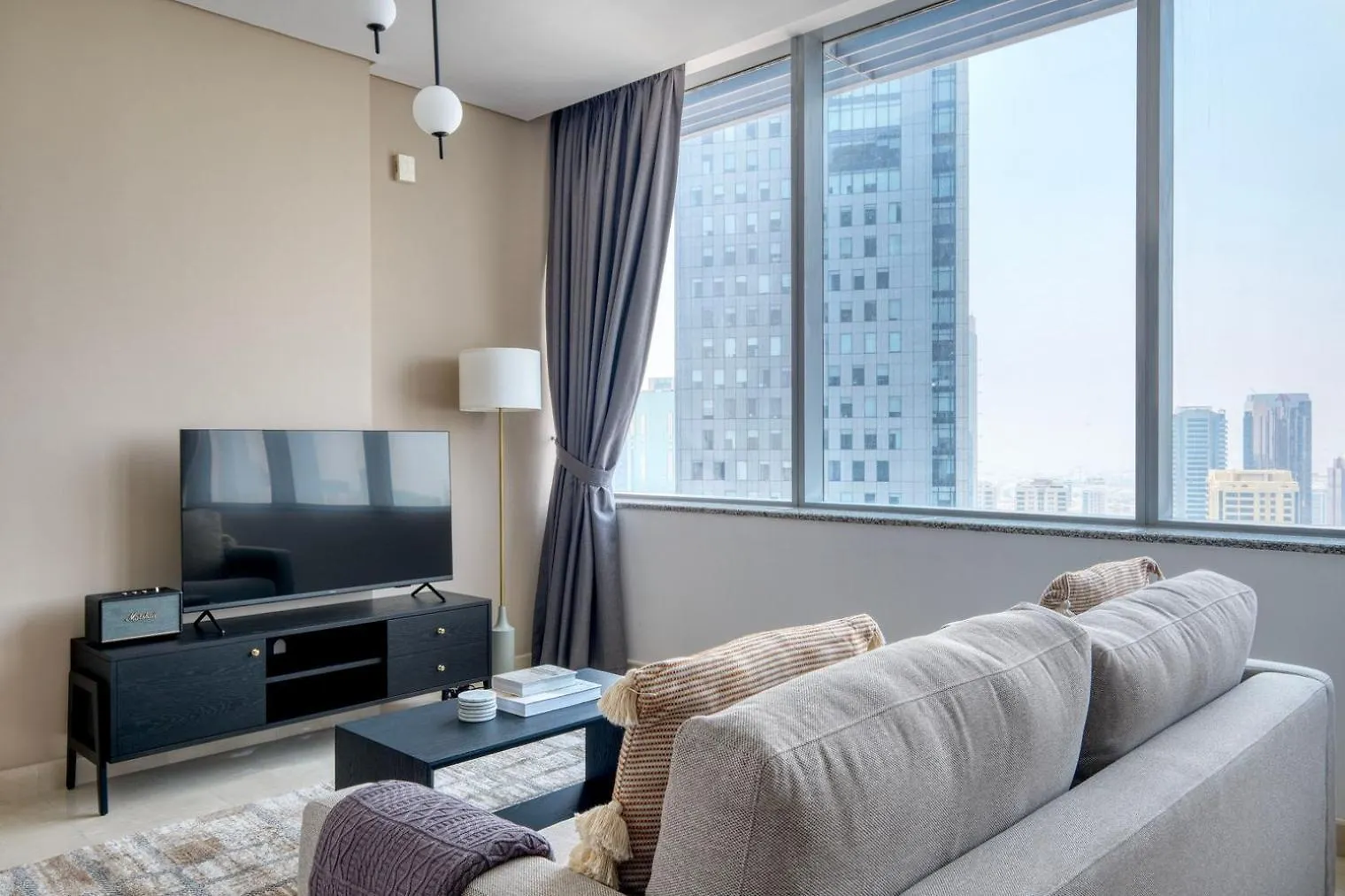 Blueground Difc Roof Swimming Gym Security Dxb-1531 Apartment Dubai 0*,  United Arab Emirates